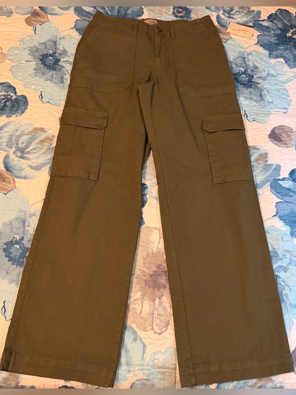 Universal Thread Olive Cargo Pants with Patch Pockets